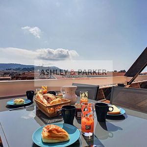 Property in Carre d'Or