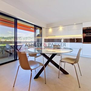 Property in Carre d'Or