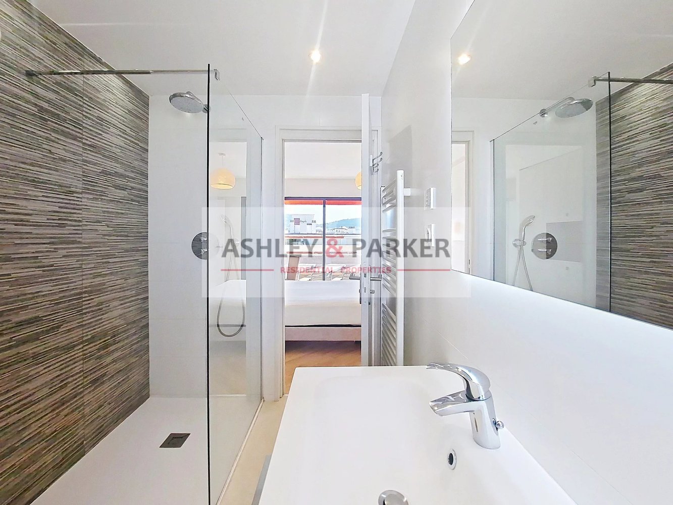 Property photo in Carre d'Or