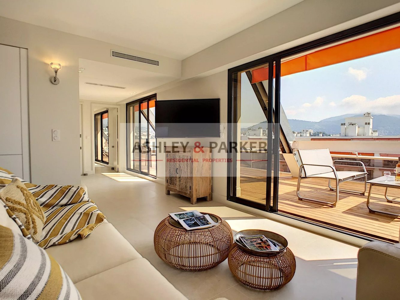 Property photo in Carre d'Or