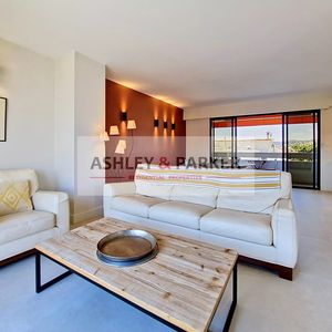 Property in Carre d'Or