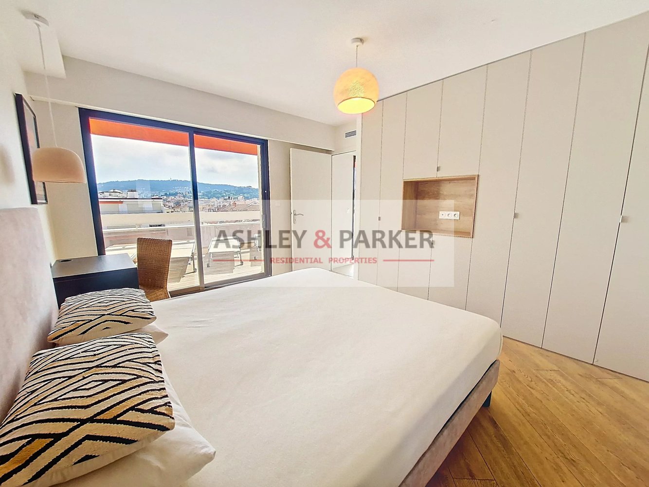 Property photo in Carre d'Or