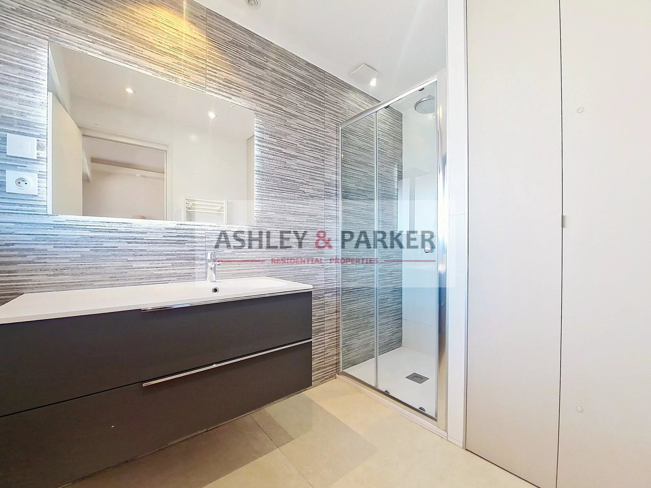 Property photo in Carre d'Or