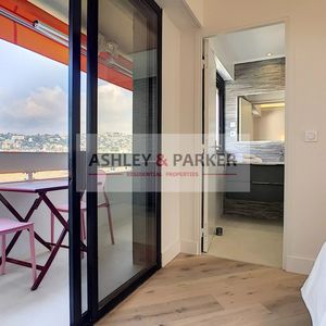 Property in Carre d'Or