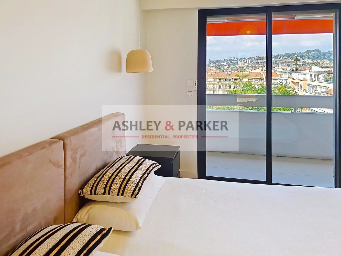 Property photo in Carre d'Or