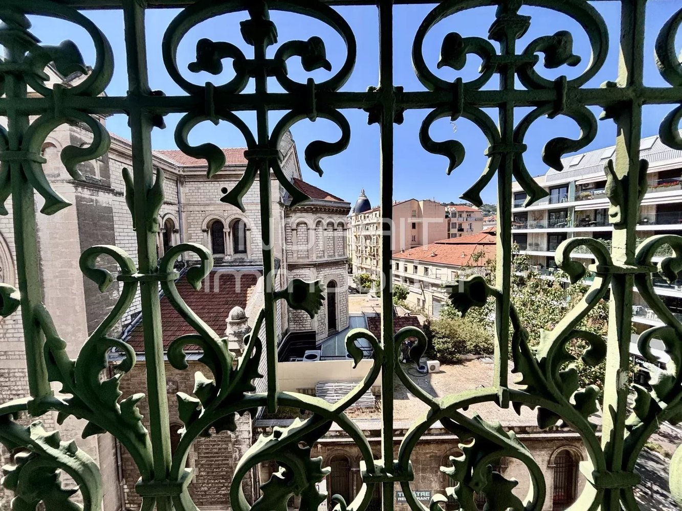 Property photo in Carre d'Or