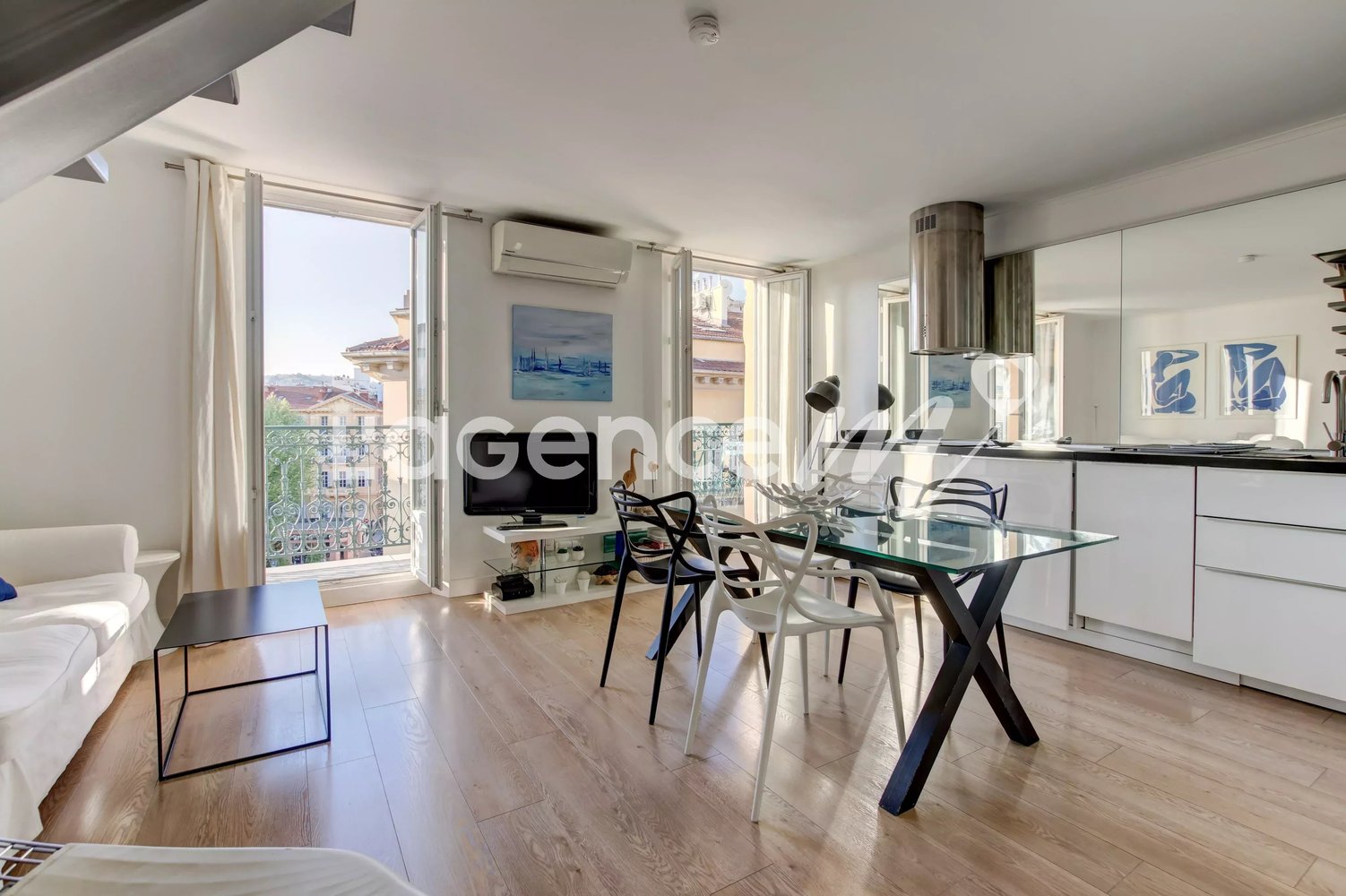 Property photo in Carre d'Or