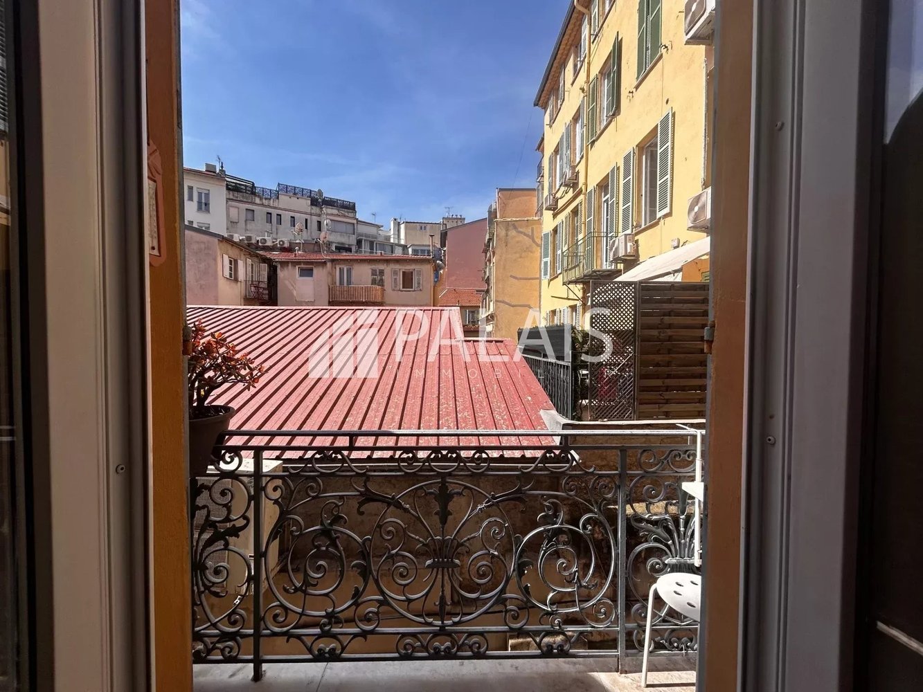 Property photo in Carre d'Or