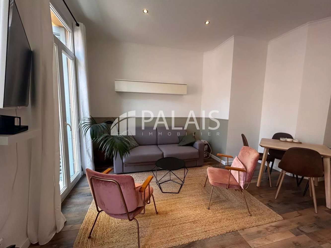 Property photo in Carre d'Or
