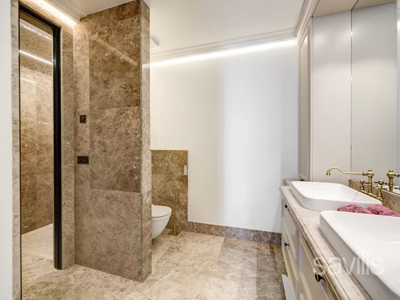 Property photo in Carre d'Or