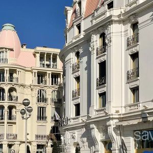 Property in Carre d'Or