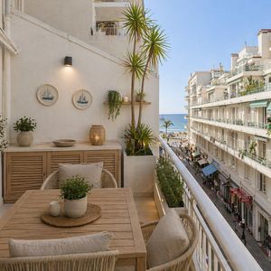 Property in Carre d'Or