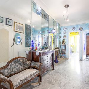 Property in Carre d'Or