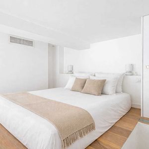 Property in Carre d'Or