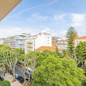 Property in Carre d'Or