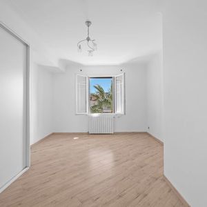 Property in Carre d'Or