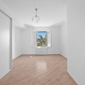 Property in Carre d'Or
