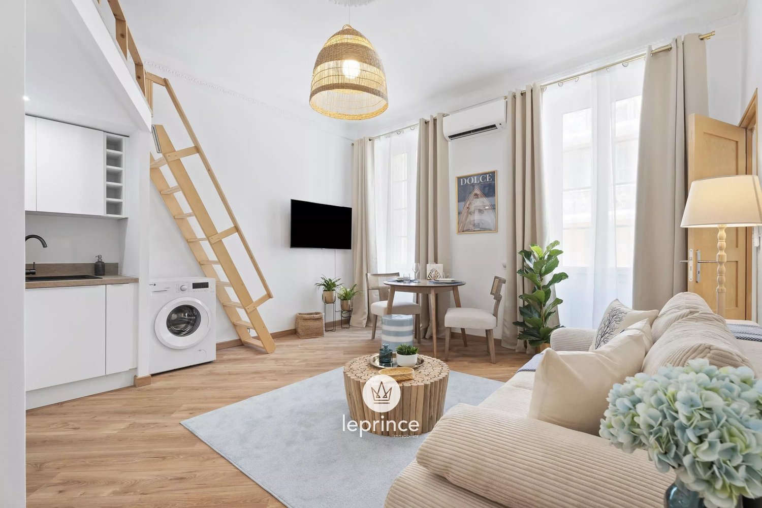 Property photo in Carre d'Or