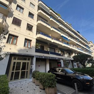Property in Carre d'Or