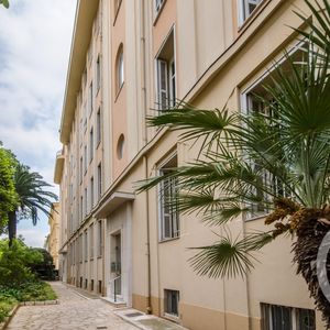 Property in Carre d'Or