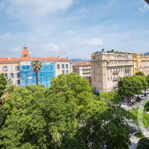 Property in Carre d'Or