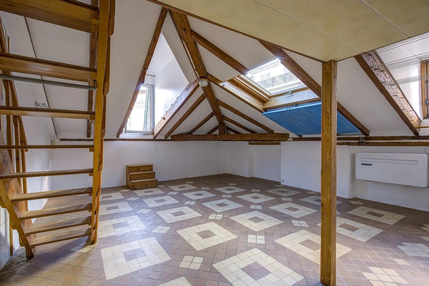 Property photo in Port