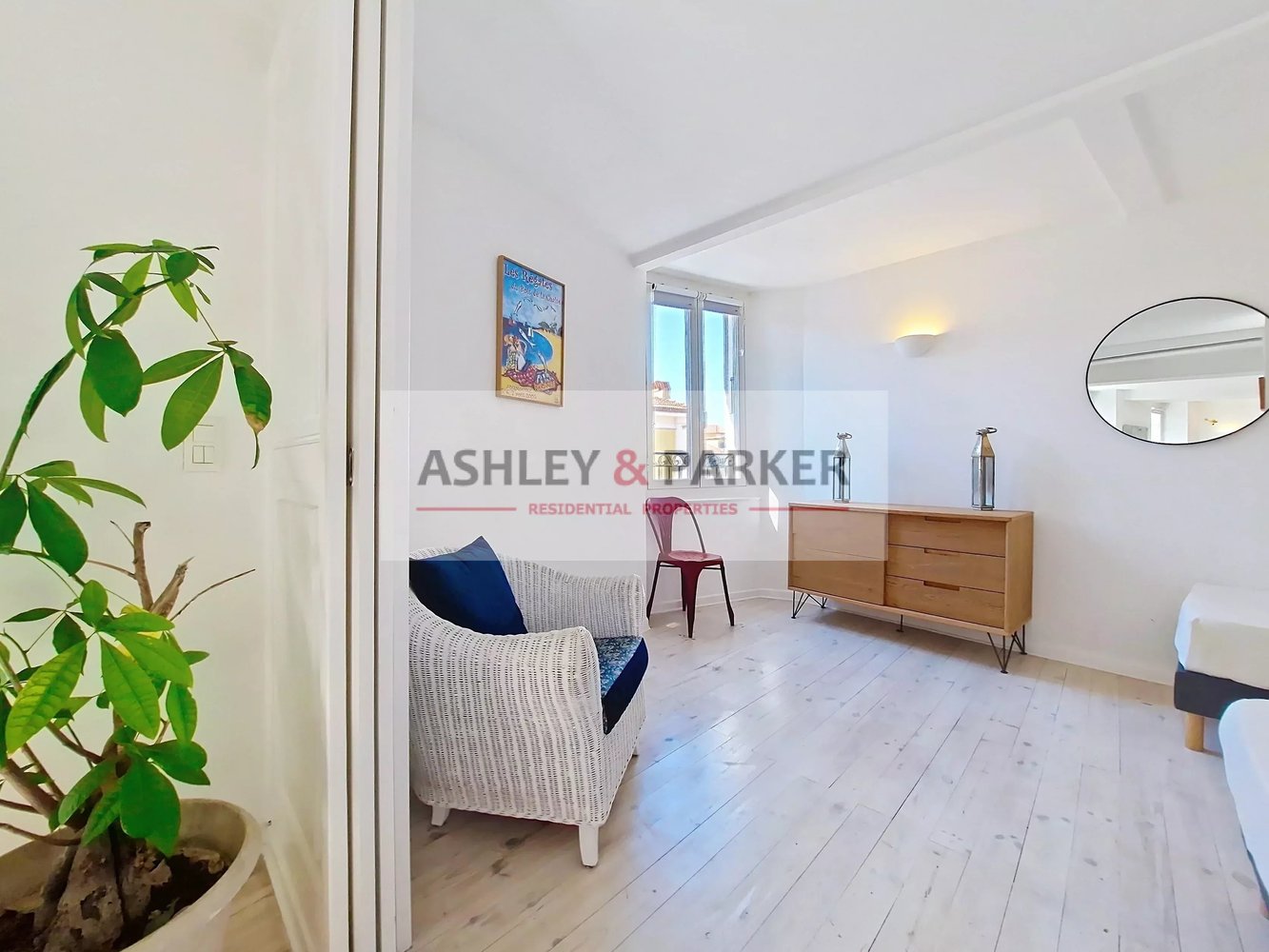 Property photo in Port