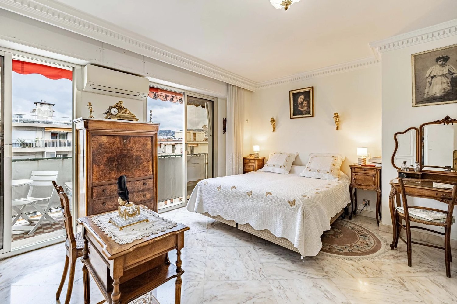 Property photo in Carre d'Argent