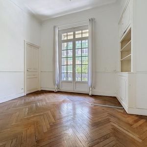 Property in Carre d'Argent