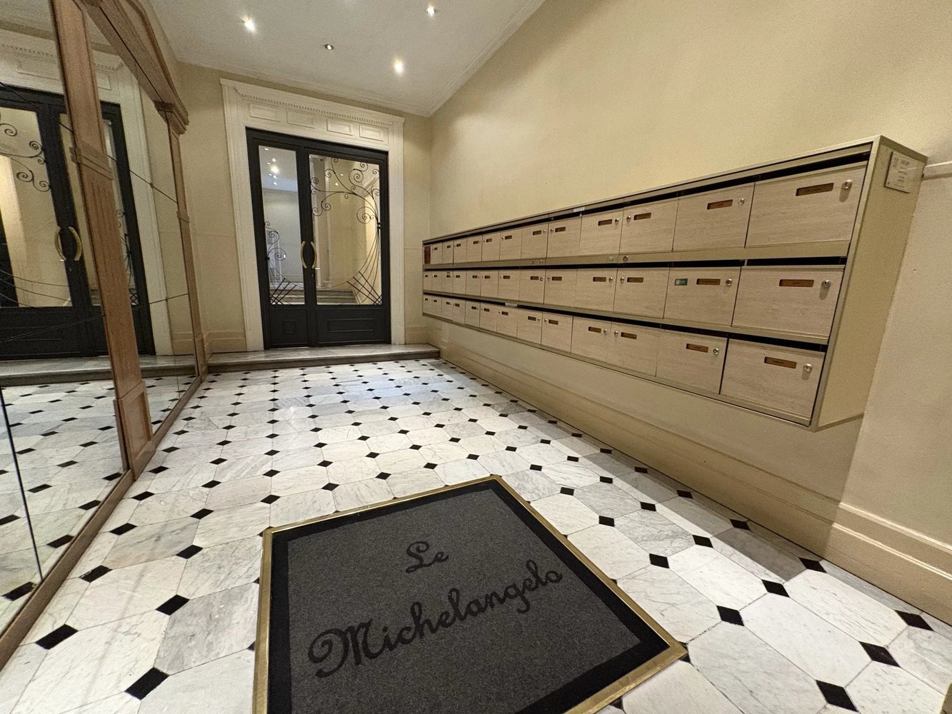 Property photo in Carre d'Argent