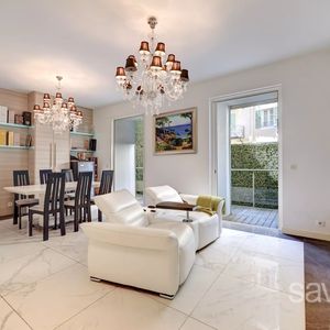 Property in Carre d'Or