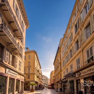 Property in Carre d'Or