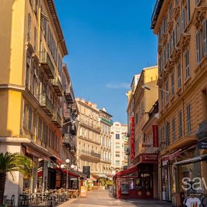 Property in Carre d'Or