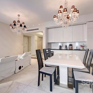 Property in Carre d'Or