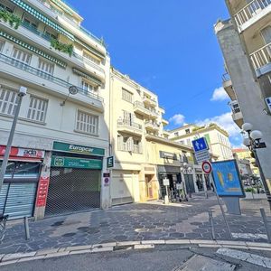 Property in Carre d'Or