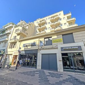 Property in Carre d'Or