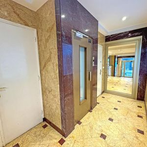 Property in Carre d'Or