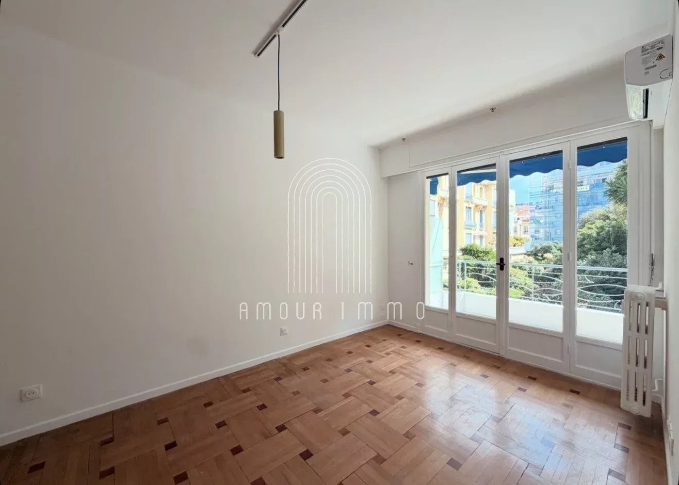 Property photo in Carre d'Or