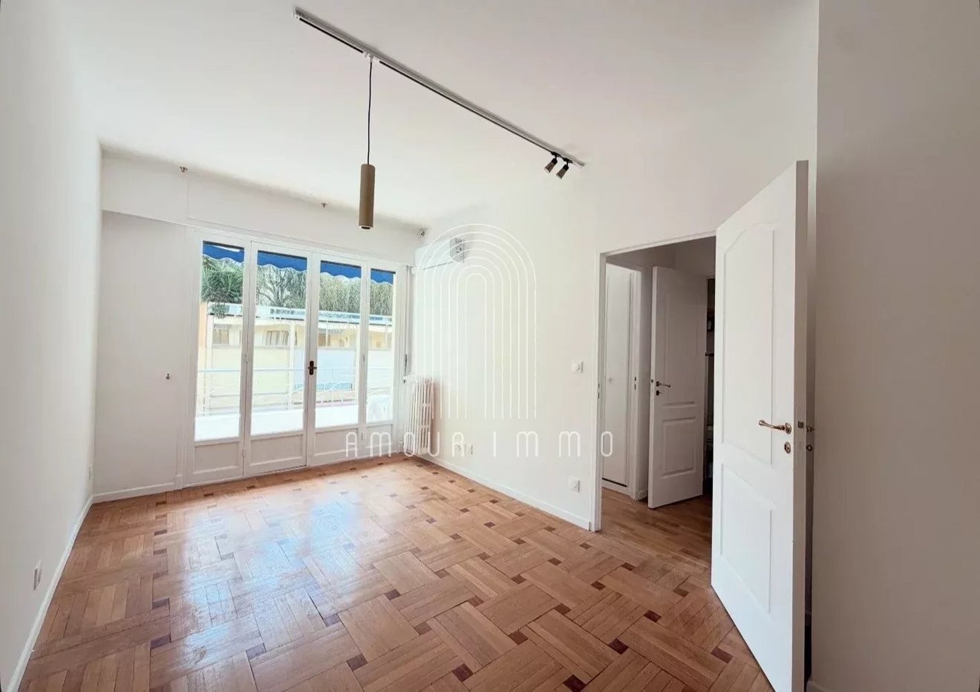 Property photo in Carre d'Or