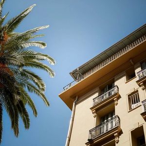 Property in Carre d'Or