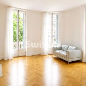 Property in Carre d'Or