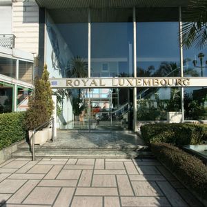 Property in Carre d'Or