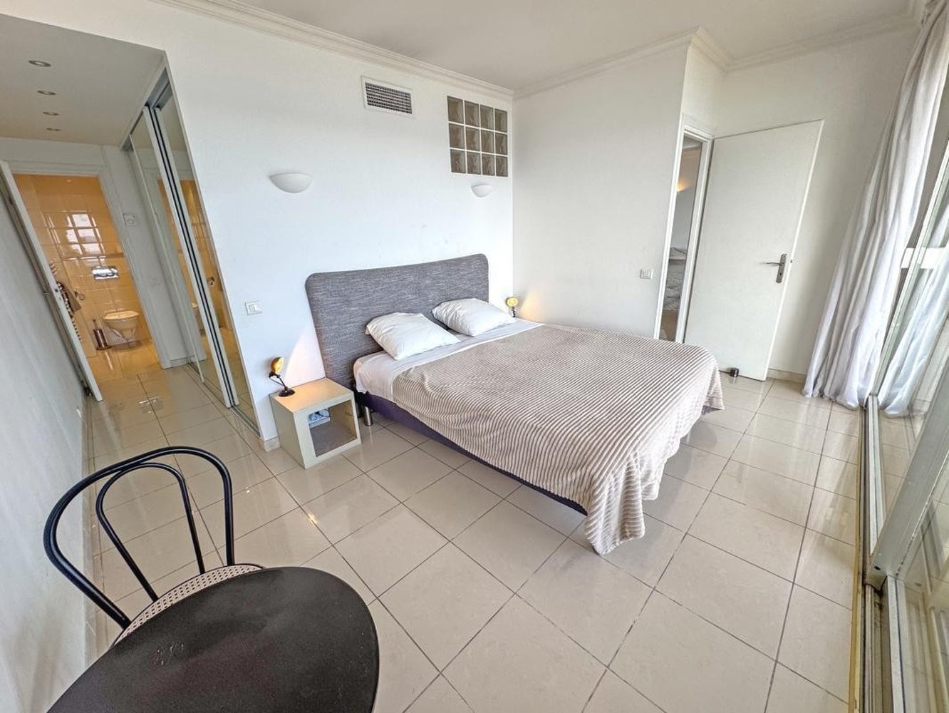 Property photo in Carre d'Or