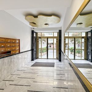 Property in Carre d'Or
