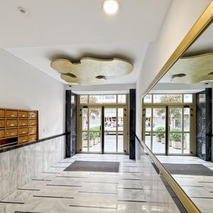 Property in Carre d'Or