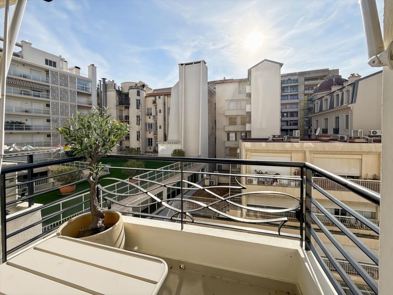 Property photo in Carre d'Or