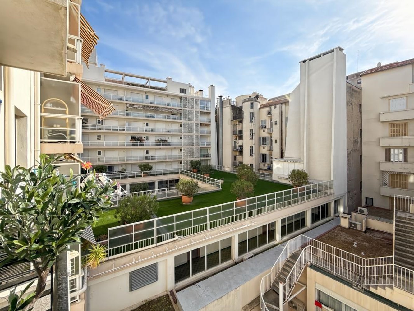 Property photo in Carre d'Or