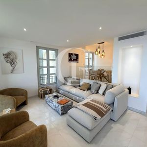 Property in Carre d'Or