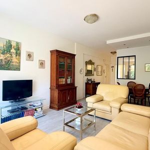 Property in Carre d'Or