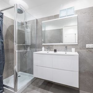 Property in Carre d'Or